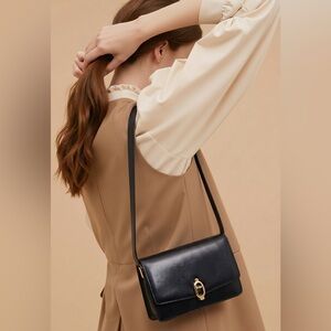 ✨ Pre-Loved Vintage Celine Navy Leather Shoulder Bag with Gold Hardware ✨